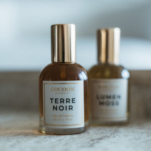 Cocoon Apothecary Terre Noir Eau de Toilette 護膚用品|日常生活及個人護理 | 海外代購-護膚及個人護理用品-FIT MART 香港智能健康及運動生活用品專門店:筋膜槍、瑜伽輔助工具、智能健身設備