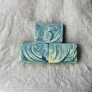 Fresh Suds Soapery Glacier 北極 Mineral Clay 手工皂|較小裝 (105g)|戶外運動及日常生活 | 海外代購-手工皂-FIT MART 香港智能健康及運動生活用品專門店:筋膜槍、瑜伽輔助工具、智能健身設備