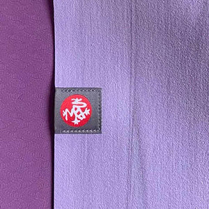 Manduka eKO Superlite超薄可摺疊天然橡膠瑜伽墊 (1.5mm厚|粉紅色)-瑜伽用品-FIT MART 香港智能健康及運動生活用品專門店:筋膜槍、瑜伽輔助工具、智能健身設備