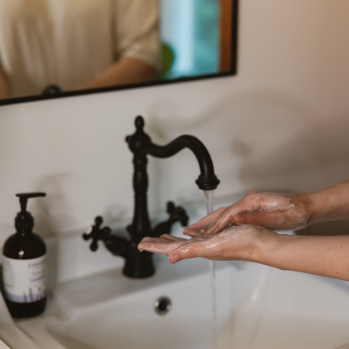 Cocoon Apothecary Touchy Feely Hand 手工皂｜日常生活及個人護理 | 海外代購-護膚及個人護理用品-FIT MART 香港智能健康及運動生活用品專門店：筋膜槍、瑜伽輔助工具、智能健身設備