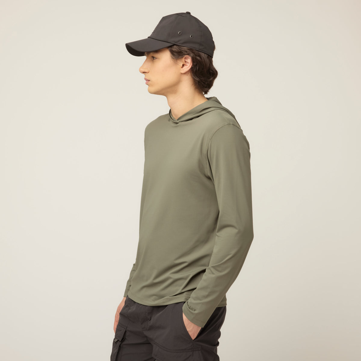 Tilley 輕量 UPF Shade 連帽衛衣｜戶外運動及日常生活 | 海外代購-戶外服飾-FIT MART 香港智能健康及運動生活用品專門店：筋膜槍、瑜伽輔助工具、智能健身設備