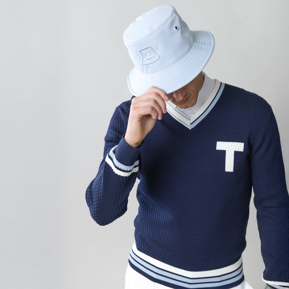 Tilley Sport V Neck 毛衣｜戶外運動及日常生活 | 海外代購-戶外服飾-FIT MART 香港智能健康及運動生活用品專門店：筋膜槍、瑜伽輔助工具、智能健身設備