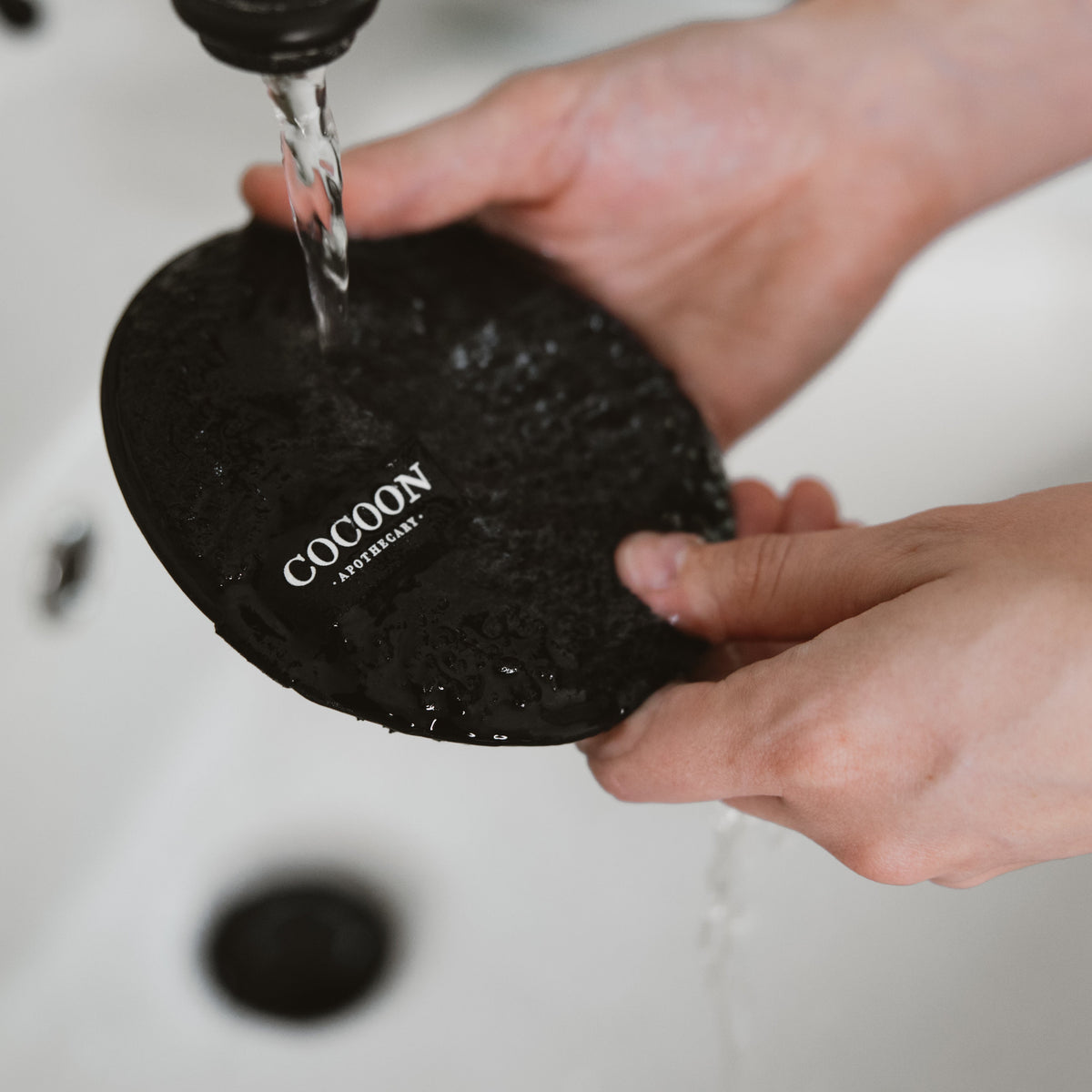Cocoon Apothecary Mask Removal Sponge 護膚用品｜日常生活及個人護理 | 海外代購-護膚及個人護理用品-FIT MART 香港智能健康及運動生活用品專門店：筋膜槍、瑜伽輔助工具、智能健身設備