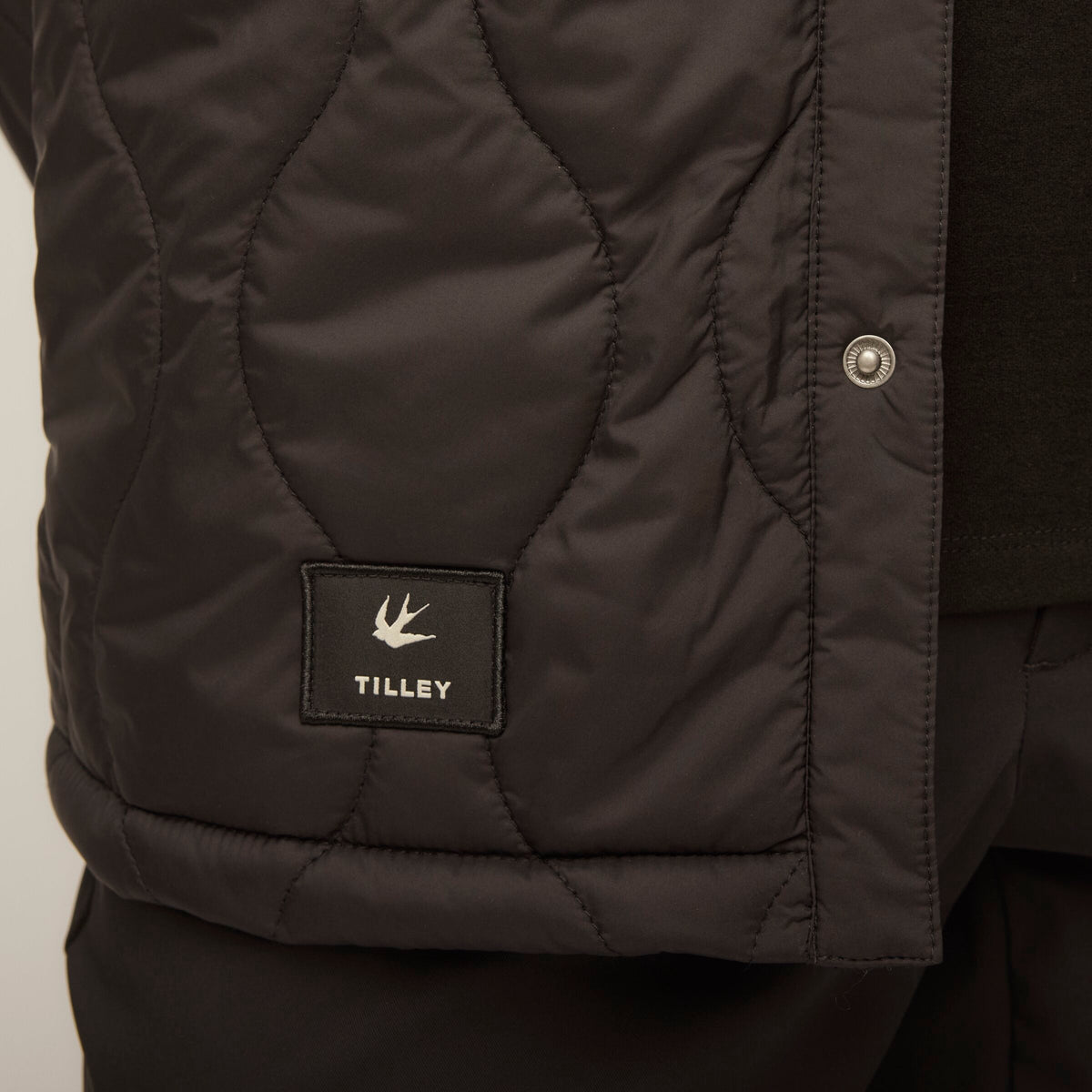 Tilley Quilted 恤衫 外套｜戶外運動及日常生活 | 海外代購-戶外服飾-FIT MART 香港智能健康及運動生活用品專門店：筋膜槍、瑜伽輔助工具、智能健身設備