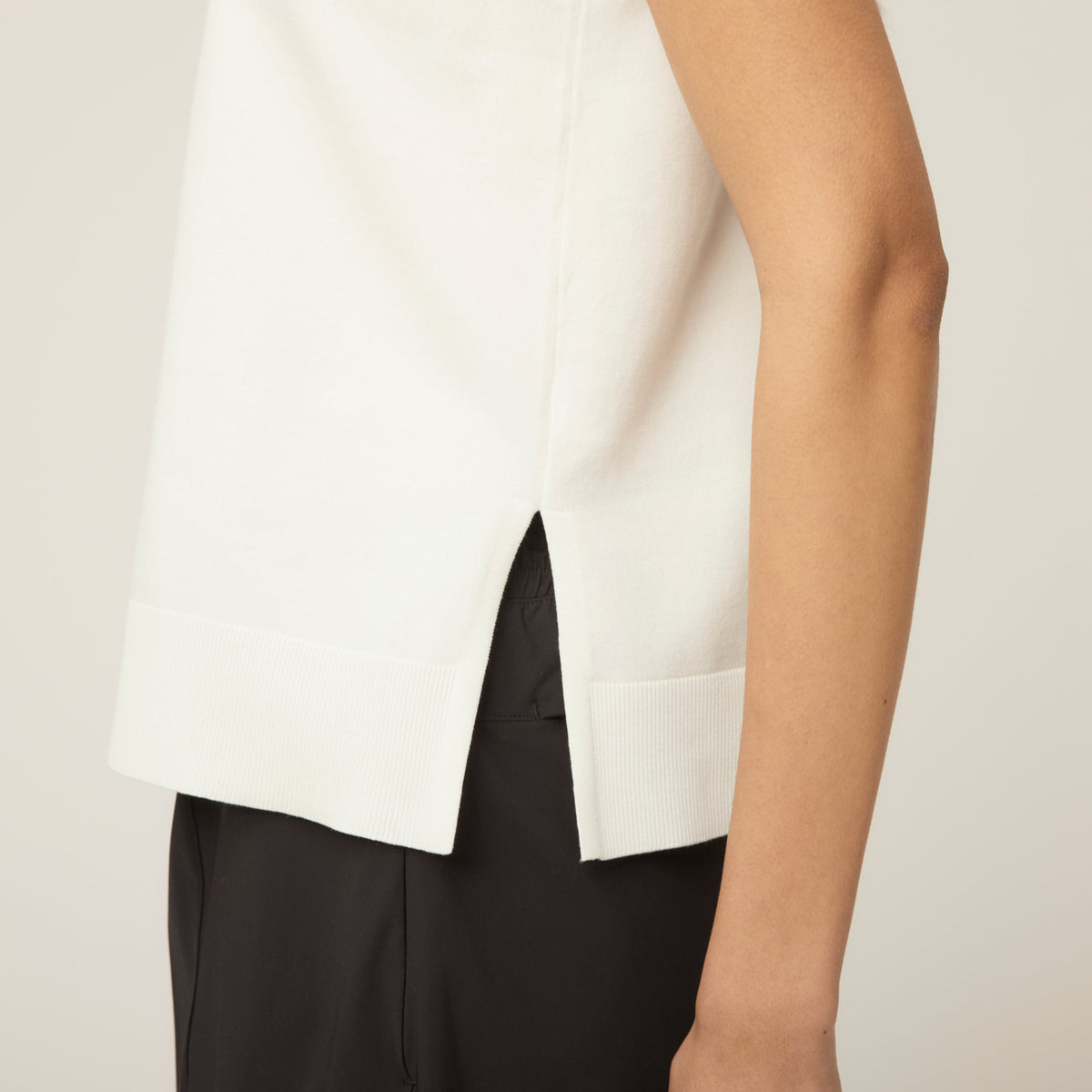 Tilley Extrafine 輕量 Knit Tank｜戶外運動及日常生活 | 海外代購-戶外服飾-FIT MART 香港智能健康及運動生活用品專門店：筋膜槍、瑜伽輔助工具、智能健身設備