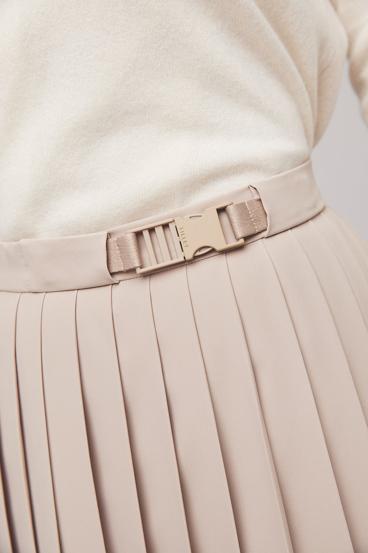 Tilley Tech Slk Pleated Midi 半截裙｜戶外運動及日常生活 | 海外代購-戶外服飾-FIT MART 香港智能健康及運動生活用品專門店：筋膜槍、瑜伽輔助工具、智能健身設備