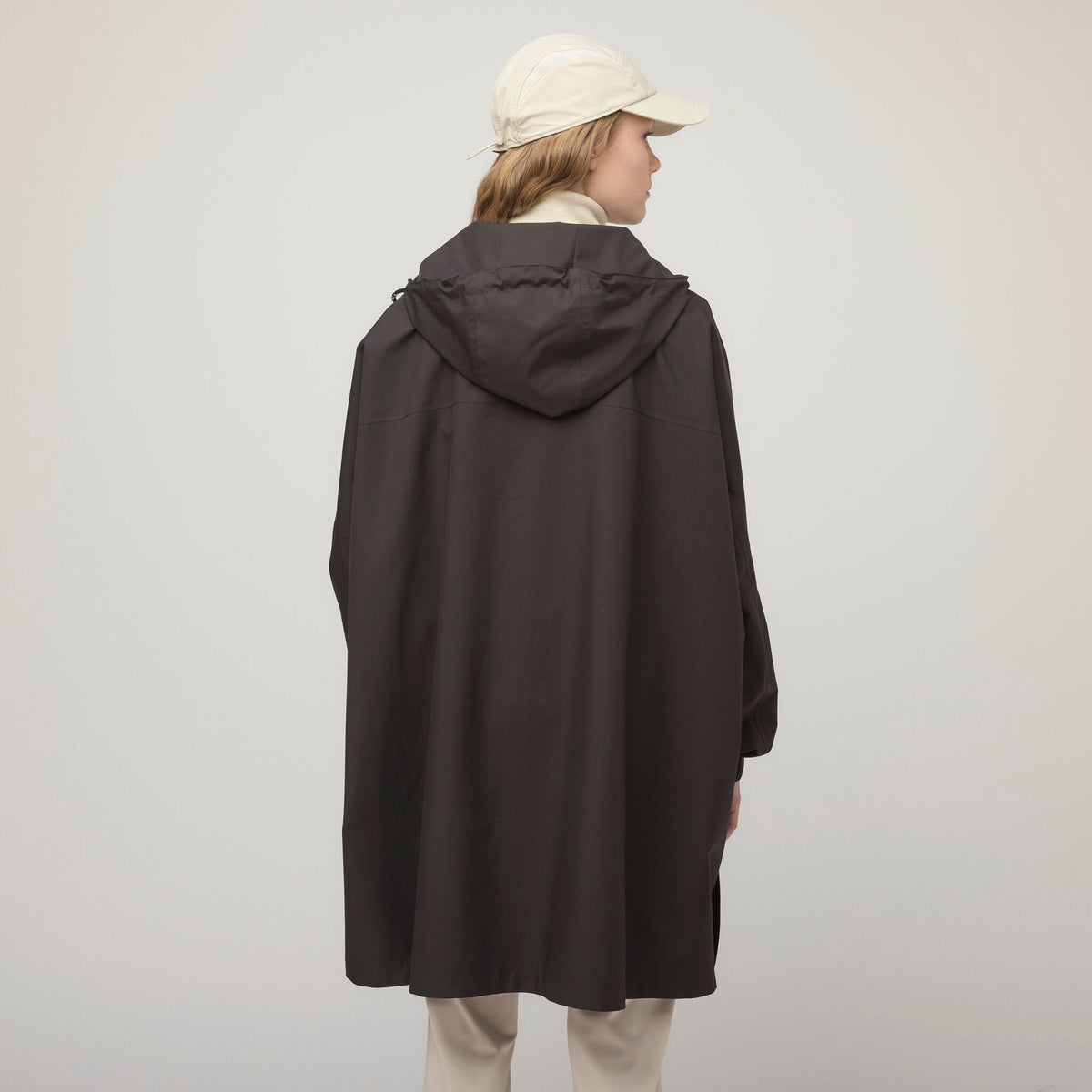 Tilley 防雨 可摺疊收納 Poncho｜戶外運動及日常生活 | 海外代購-戶外服飾-FIT MART 香港智能健康及運動生活用品專門店：筋膜槍、瑜伽輔助工具、智能健身設備