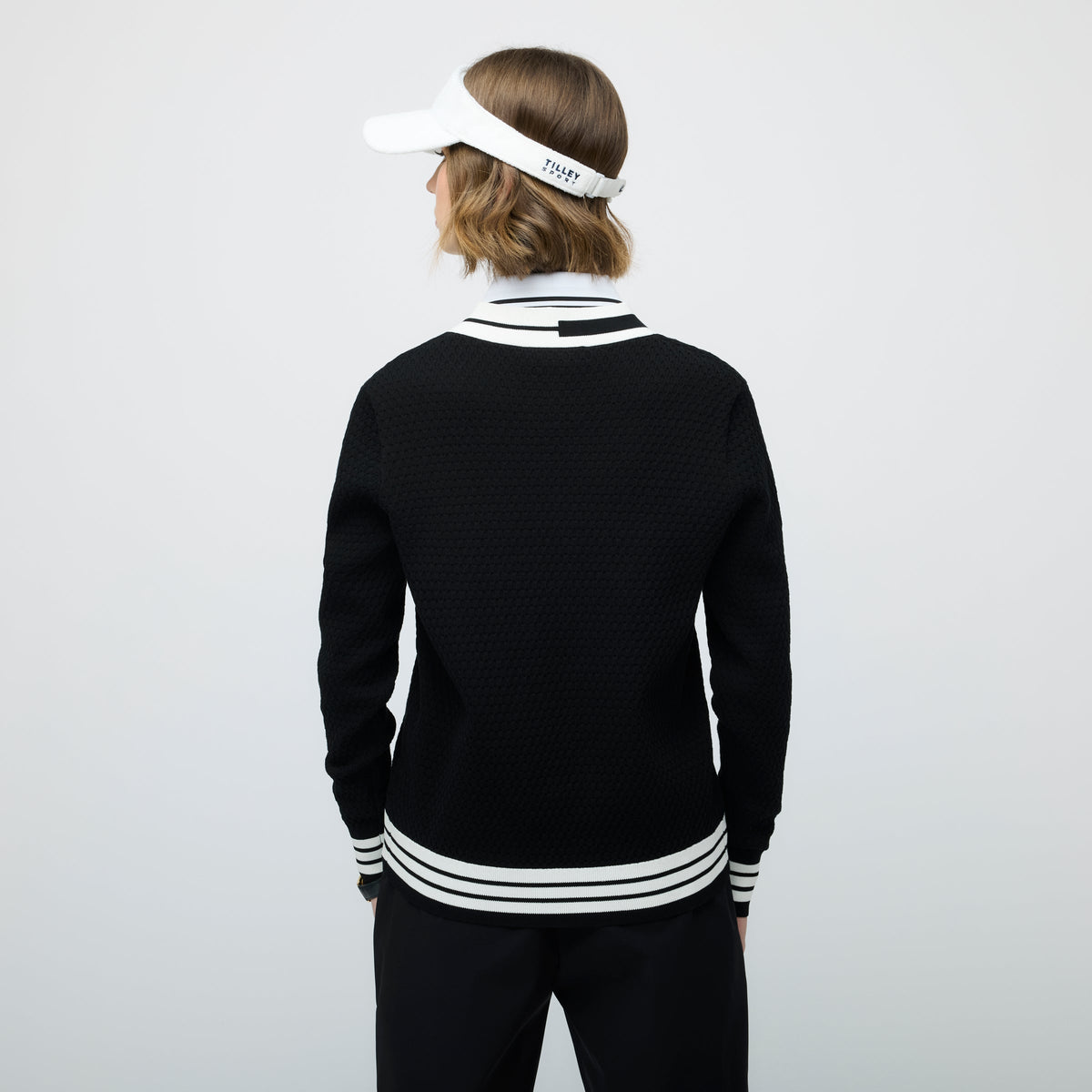 Tilley Sport V Neck 毛衣｜戶外運動及日常生活 | 海外代購-戶外服飾-FIT MART 香港智能健康及運動生活用品專門店：筋膜槍、瑜伽輔助工具、智能健身設備