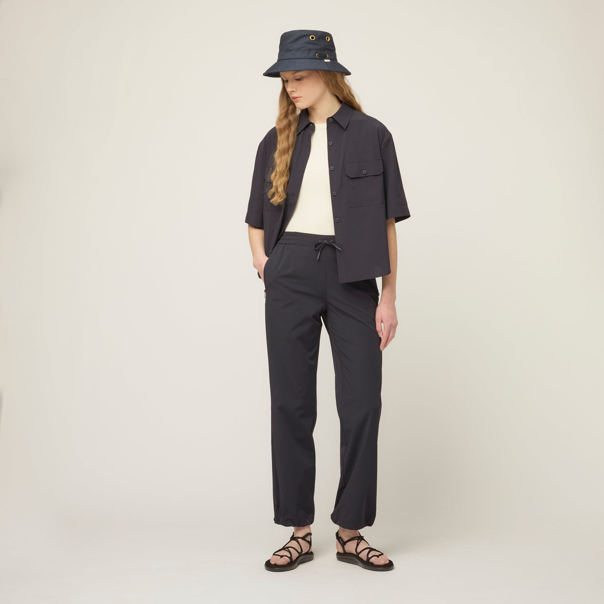 Tilley Tech Stretch Nylon Wide 長褲｜戶外運動及日常生活 | 海外代購-戶外服飾-FIT MART 香港智能健康及運動生活用品專門店：筋膜槍、瑜伽輔助工具、智能健身設備