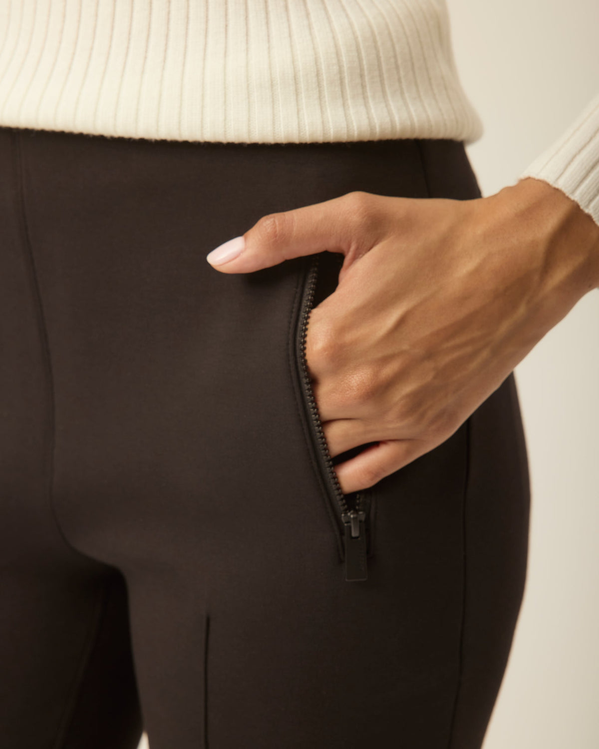 Tilley Oslo Flare 長褲｜戶外運動及日常生活 | 海外代購-戶外服飾-FIT MART 香港智能健康及運動生活用品專門店：筋膜槍、瑜伽輔助工具、智能健身設備