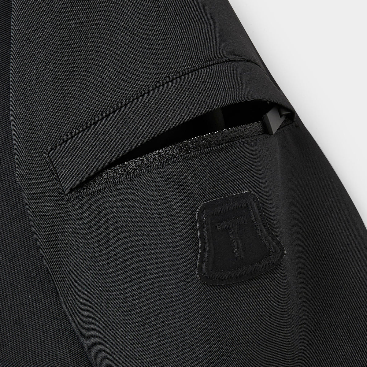 Tilley Hooded Tech Travel 外套｜戶外運動及日常生活 | 海外代購-戶外服飾-FIT MART 香港智能健康及運動生活用品專門店：筋膜槍、瑜伽輔助工具、智能健身設備