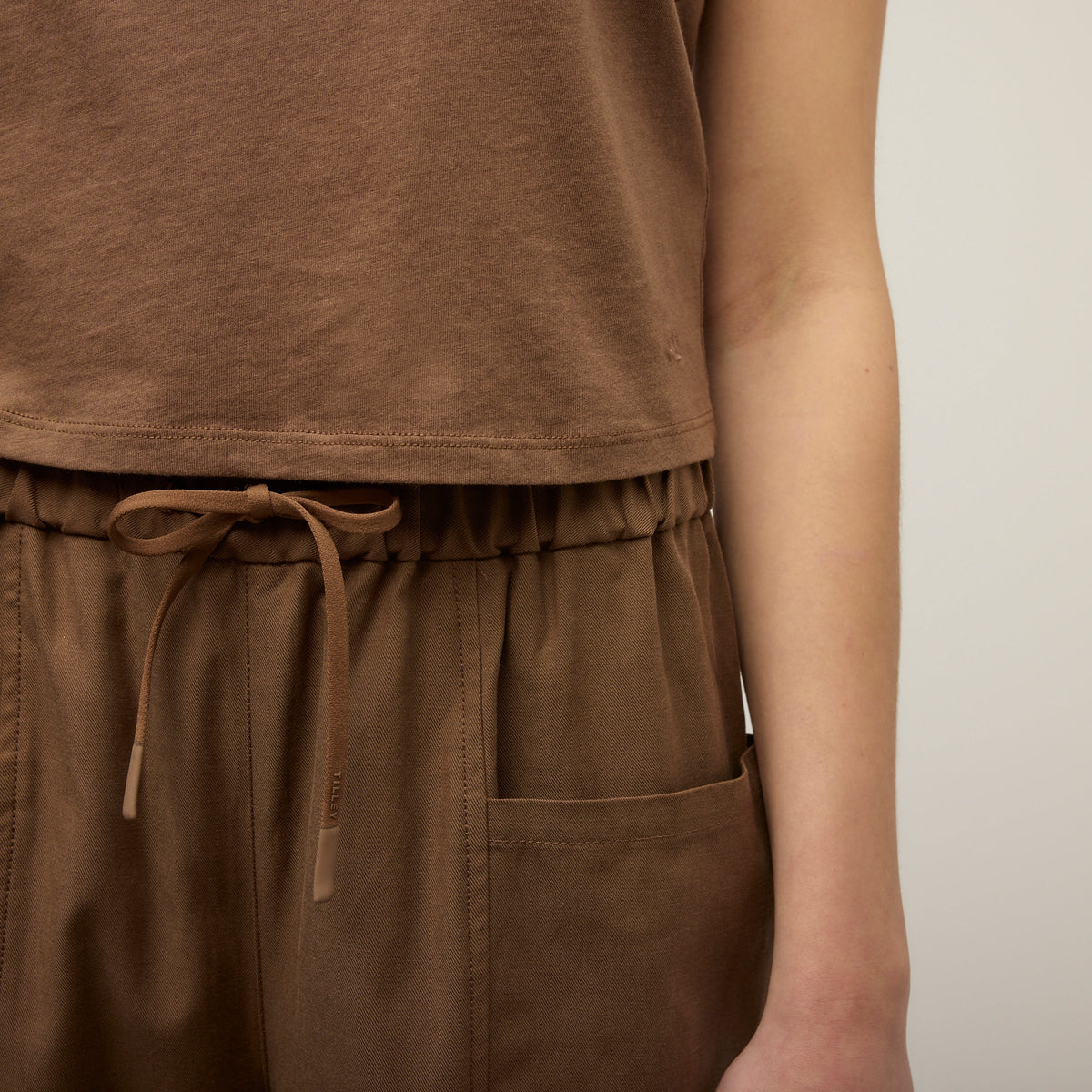 Tilley Pull on Wide 長褲｜戶外運動及日常生活 | 海外代購-戶外服飾-FIT MART 香港智能健康及運動生活用品專門店：筋膜槍、瑜伽輔助工具、智能健身設備