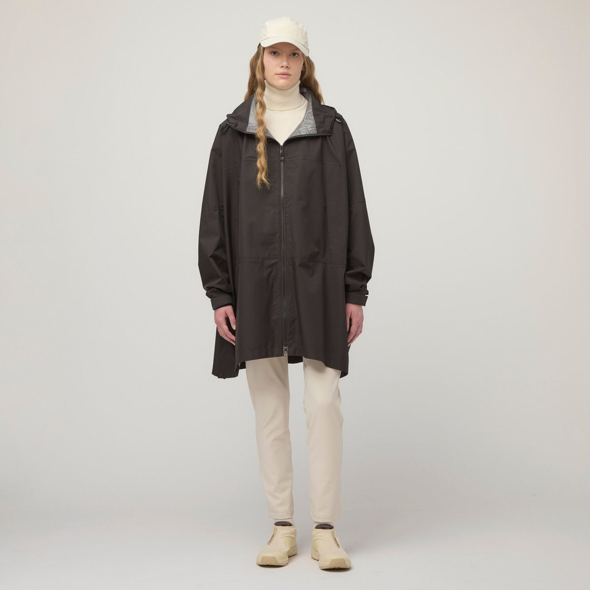 Tilley 防雨 可摺疊收納 Poncho｜戶外運動及日常生活 | 海外代購-戶外服飾-FIT MART 香港智能健康及運動生活用品專門店：筋膜槍、瑜伽輔助工具、智能健身設備