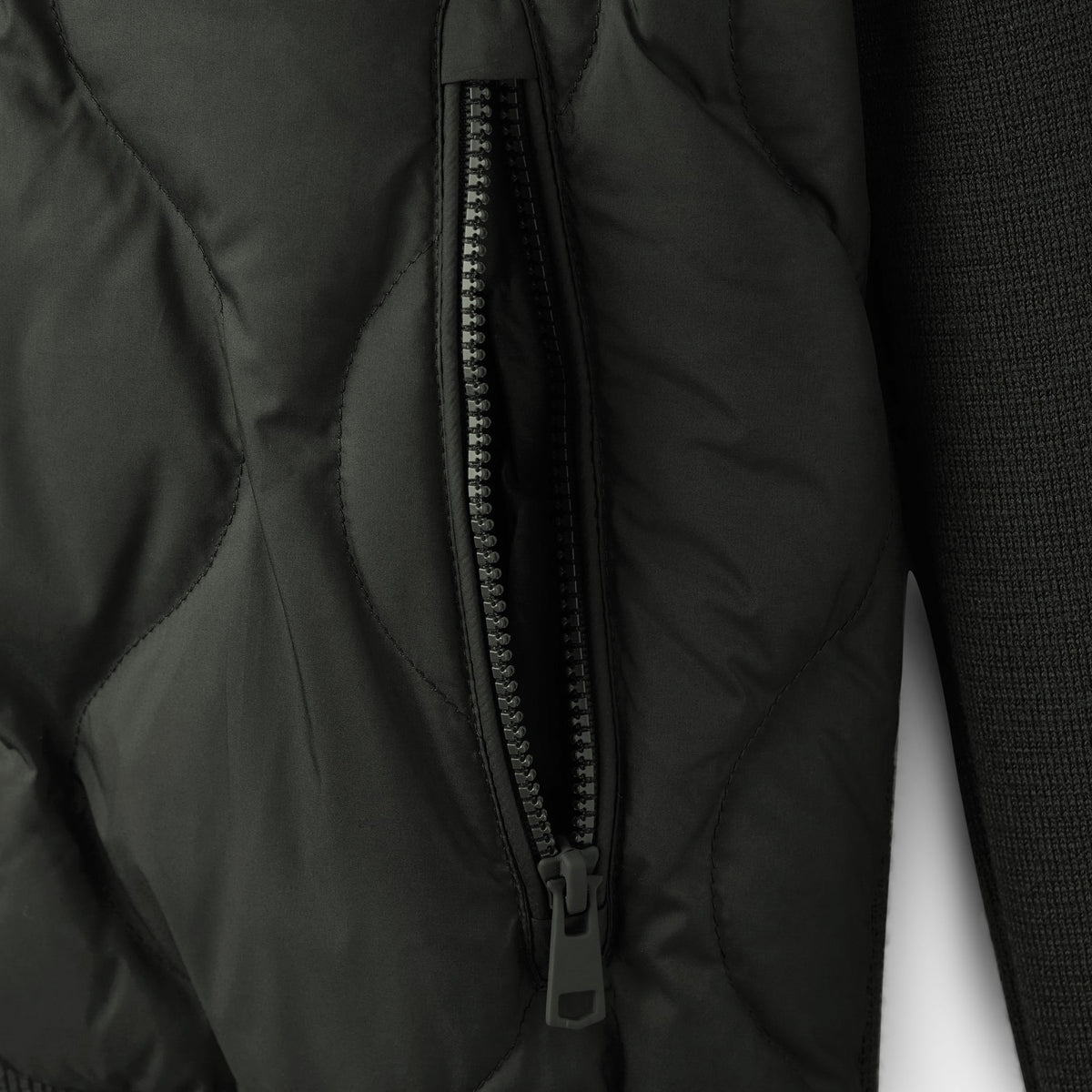 Tilley 毛衣 Puffer｜戶外運動及日常生活 | 海外代購-戶外服飾-FIT MART 香港智能健康及運動生活用品專門店：筋膜槍、瑜伽輔助工具、智能健身設備