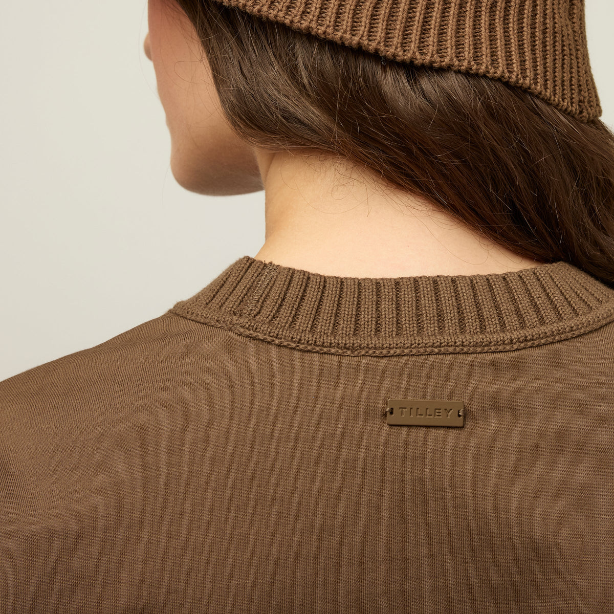 Tilley Rib Neckline Cropped T 恤｜戶外運動及日常生活 | 海外代購-戶外服飾-FIT MART 香港智能健康及運動生活用品專門店：筋膜槍、瑜伽輔助工具、智能健身設備