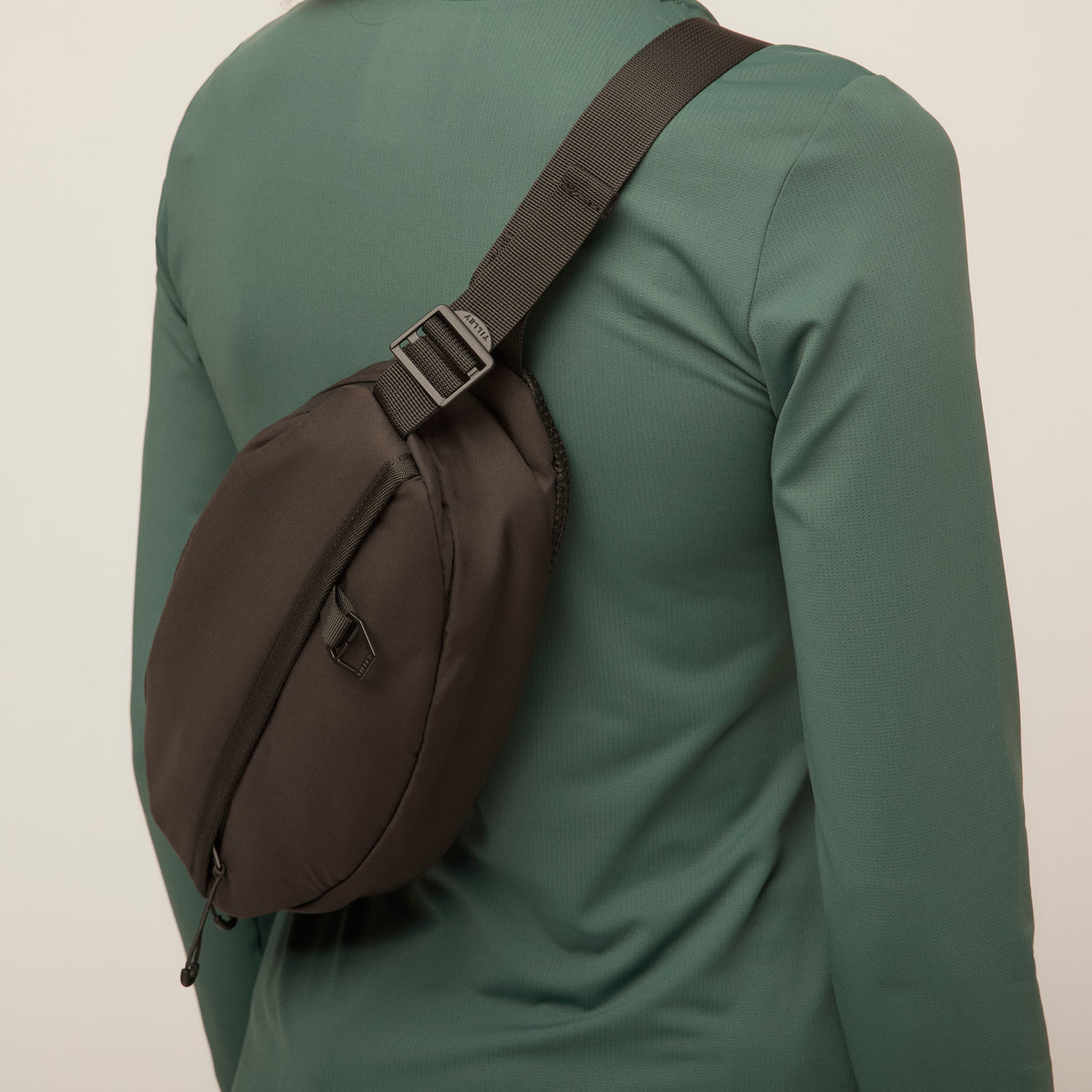 Tilley 防雨 Crossbody Bag｜戶外運動及日常生活 | 海外代購-戶外服飾-FIT MART 香港智能健康及運動生活用品專門店：筋膜槍、瑜伽輔助工具、智能健身設備