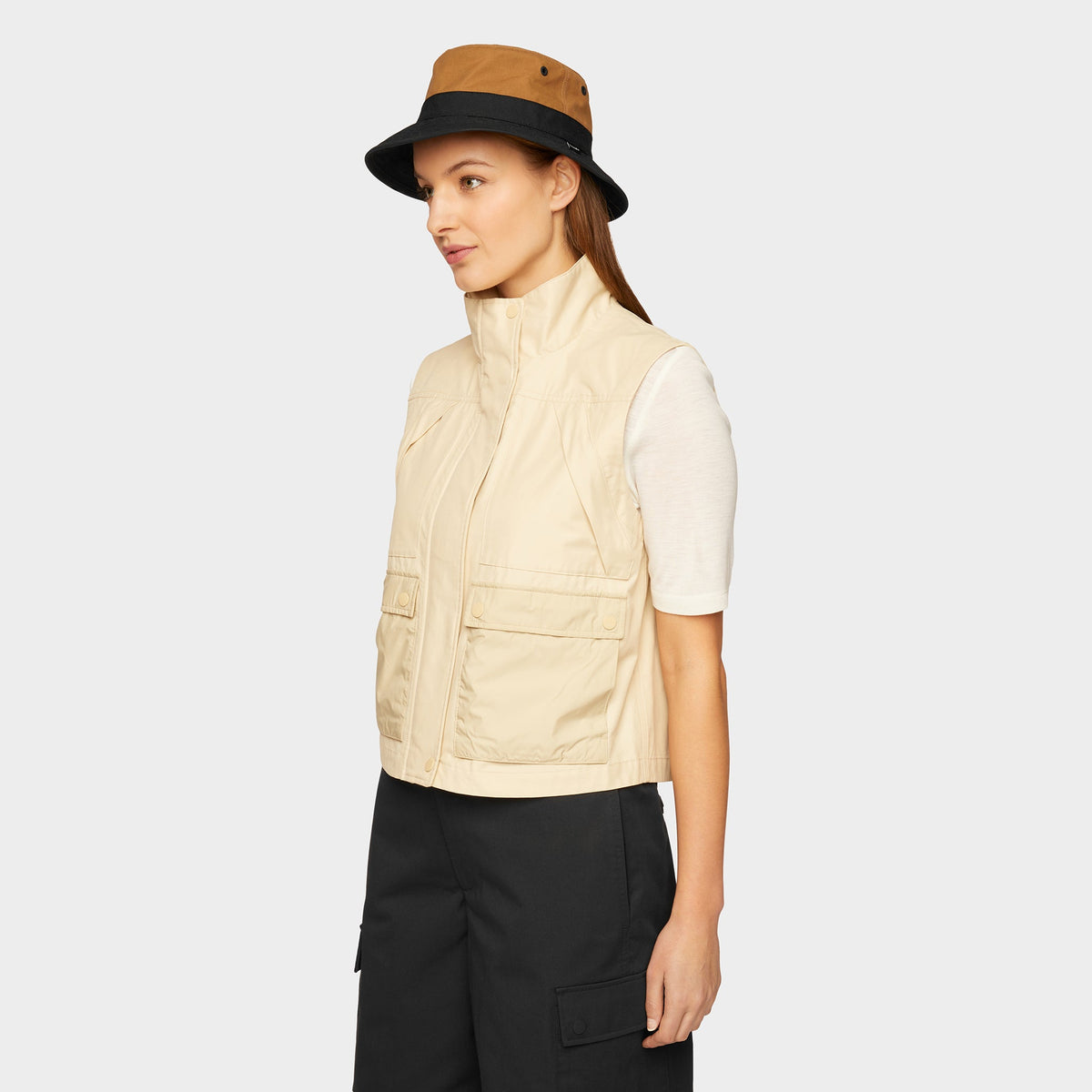 Tilley Utility 背心｜戶外運動及日常生活 | 海外代購-戶外服飾-FIT MART 香港智能健康及運動生活用品專門店：筋膜槍、瑜伽輔助工具、智能健身設備
