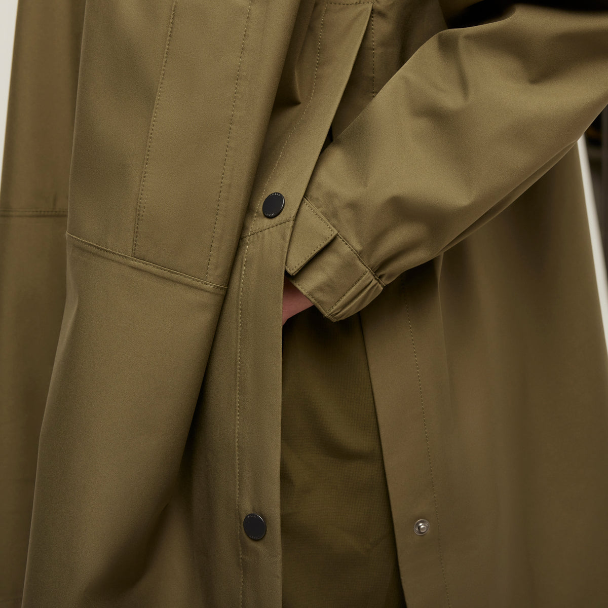 Tilley 防雨 可摺疊收納 Poncho｜戶外運動及日常生活 | 海外代購-戶外服飾-FIT MART 香港智能健康及運動生活用品專門店：筋膜槍、瑜伽輔助工具、智能健身設備