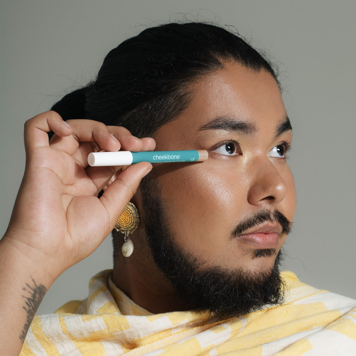 Cheekbone Beauty Perfectly Imperfect Fearless 眼影｜日常生活及個人護理 | 海外代購-彩妝用品-FIT MART 香港智能健康及運動生活用品專門店：筋膜槍、瑜伽輔助工具、智能健身設備