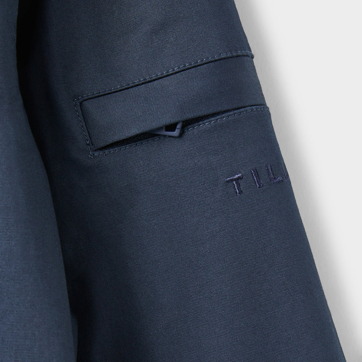 Tilley L/S Utility 恤衫｜戶外運動及日常生活 | 海外代購-戶外服飾-FIT MART 香港智能健康及運動生活用品專門店：筋膜槍、瑜伽輔助工具、智能健身設備