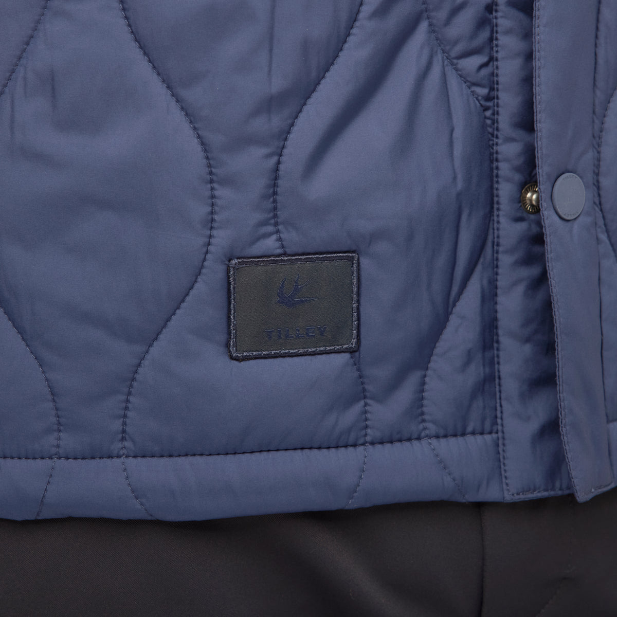 Tilley Quilted 恤衫 外套｜戶外運動及日常生活 | 海外代購-戶外服飾-FIT MART 香港智能健康及運動生活用品專門店：筋膜槍、瑜伽輔助工具、智能健身設備