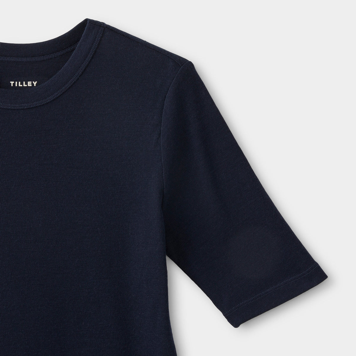 Tilley 美麗諾羊毛 Rib Fitted T 恤｜戶外運動及日常生活 | 海外代購-戶外服飾-FIT MART 香港智能健康及運動生活用品專門店：筋膜槍、瑜伽輔助工具、智能健身設備