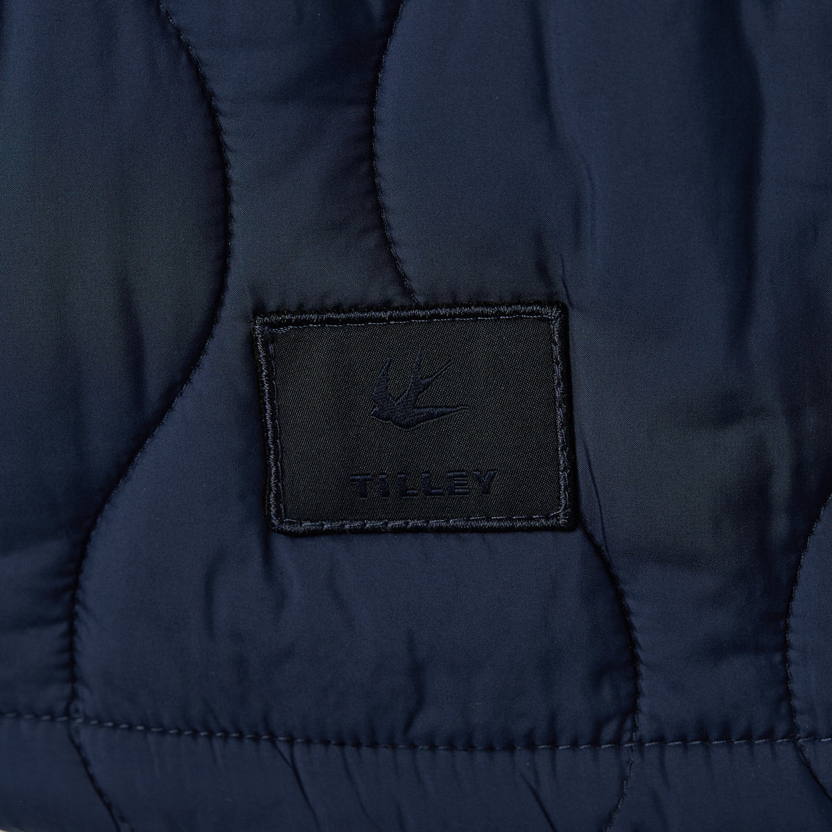 Tilley Quilted 恤衫 外套｜戶外運動及日常生活 | 海外代購-戶外服飾-FIT MART 香港智能健康及運動生活用品專門店：筋膜槍、瑜伽輔助工具、智能健身設備