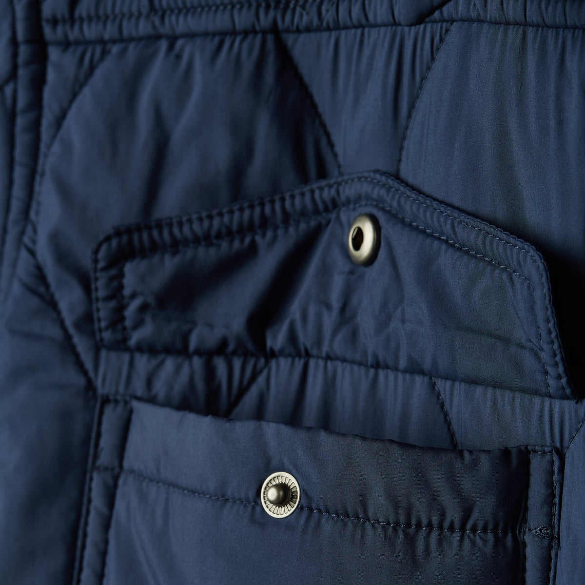 Tilley Quilted 恤衫 外套｜戶外運動及日常生活 | 海外代購-戶外服飾-FIT MART 香港智能健康及運動生活用品專門店：筋膜槍、瑜伽輔助工具、智能健身設備
