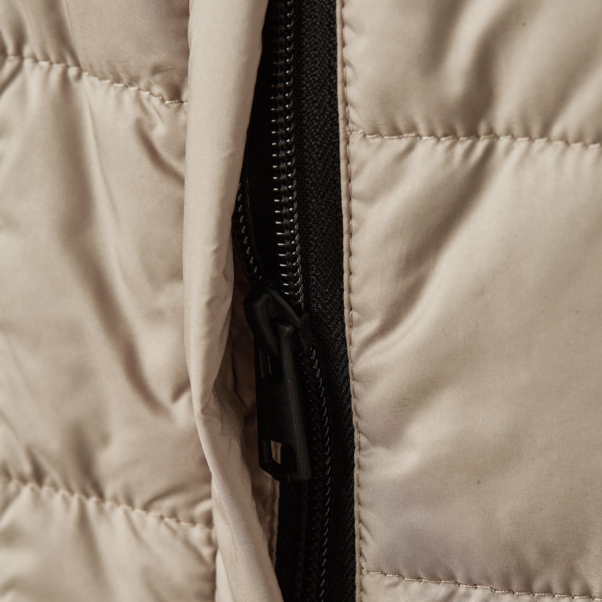 Tilley 可摺疊收納 Quilted Anorak｜戶外運動及日常生活 | 海外代購-戶外服飾-FIT MART 香港智能健康及運動生活用品專門店：筋膜槍、瑜伽輔助工具、智能健身設備