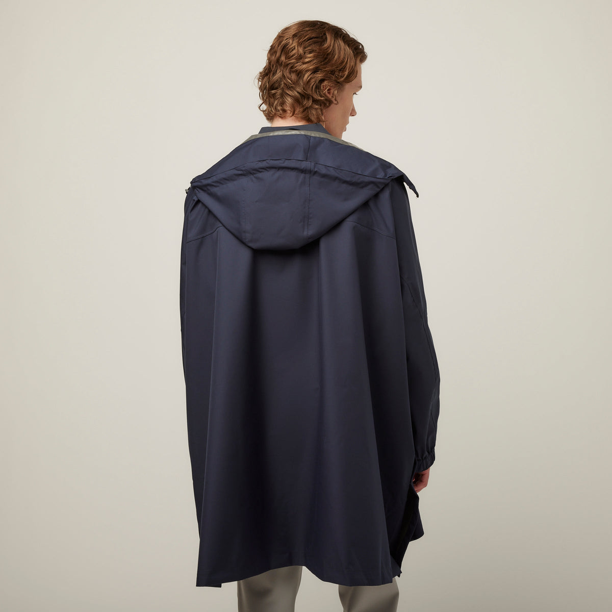 Tilley 防雨 可摺疊收納 Poncho｜戶外運動及日常生活 | 海外代購-戶外服飾-FIT MART 香港智能健康及運動生活用品專門店：筋膜槍、瑜伽輔助工具、智能健身設備