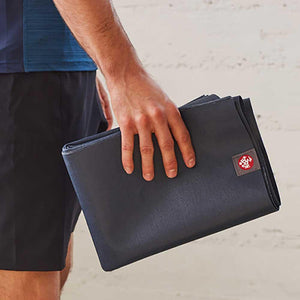 Manduka eKO Superlite超薄可摺疊天然橡膠瑜伽墊 (1.5mm厚｜粉紅色)-瑜伽用品-FIT MART 香港智能健康及運動生活用品專門店：筋膜槍、瑜伽輔助工具、智能健身設備