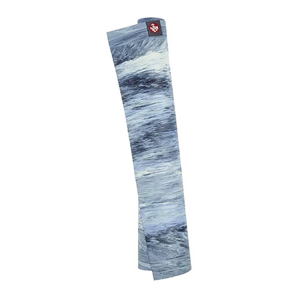 Manduka eKO Superlite超薄可摺疊天然橡膠瑜伽墊 (1.5mm厚｜藍色瀑布)-瑜伽用品-FIT MART 香港智能健康及運動生活用品專門店：筋膜槍、瑜伽輔助工具、智能健身設備